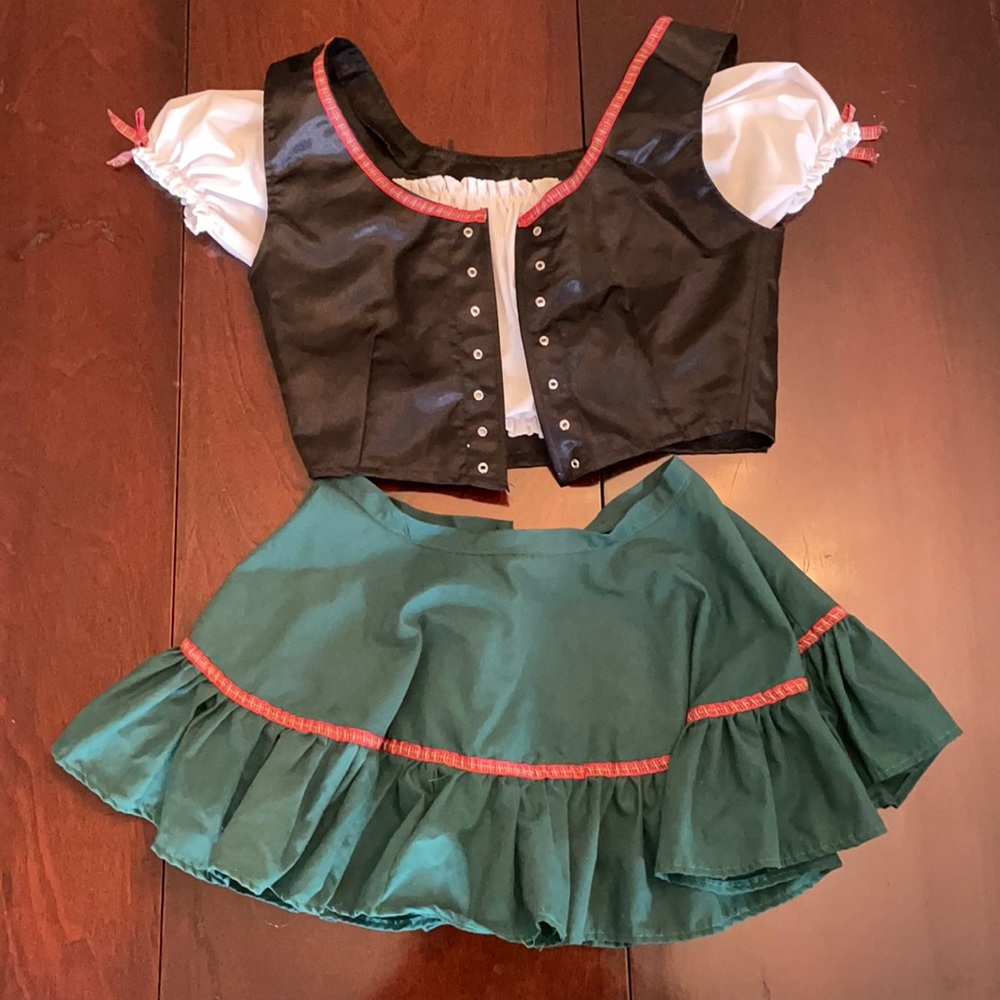 German Beer Girl Halloween Costume! Oktoberfest. Dirndl. Size Small.